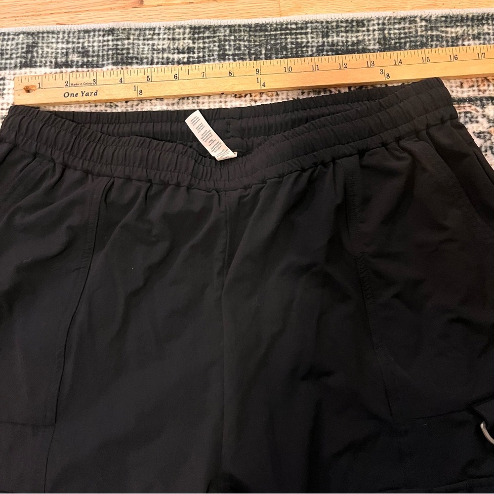 Alo Yoga High-Waist City Wise Cargo Pant - Picture 6 of 9